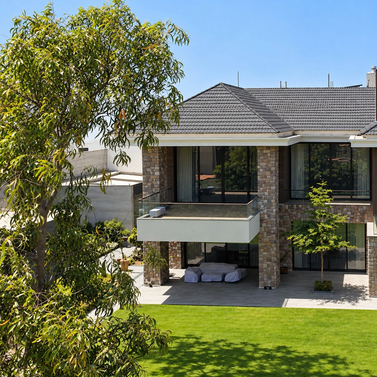 Modern Villa photo 1